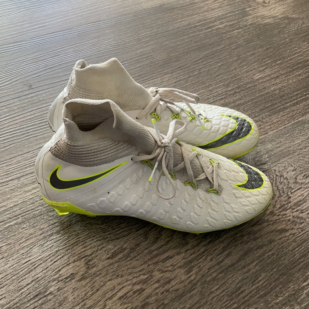 4 Nike JR Hypervenom Phantom 3 Elite Soccer Cleats - Picture 2 of 9